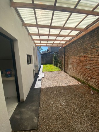 Casa zona Zapiola y Centenario 