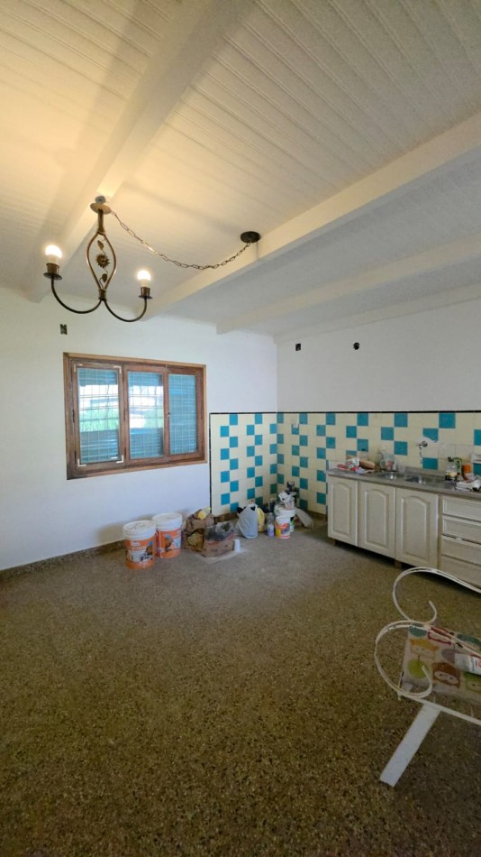 CASA EN ESQUINA EN VENTA, Perito Moreno y Ameghino