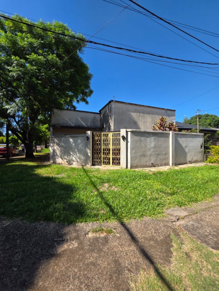 CASA EN ESQUINA EN VENTA, Perito Moreno y Ameghino
