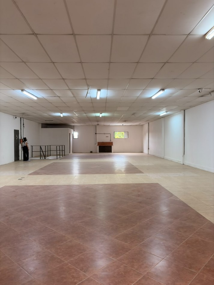 Local en Alquiler Av. Rademacher